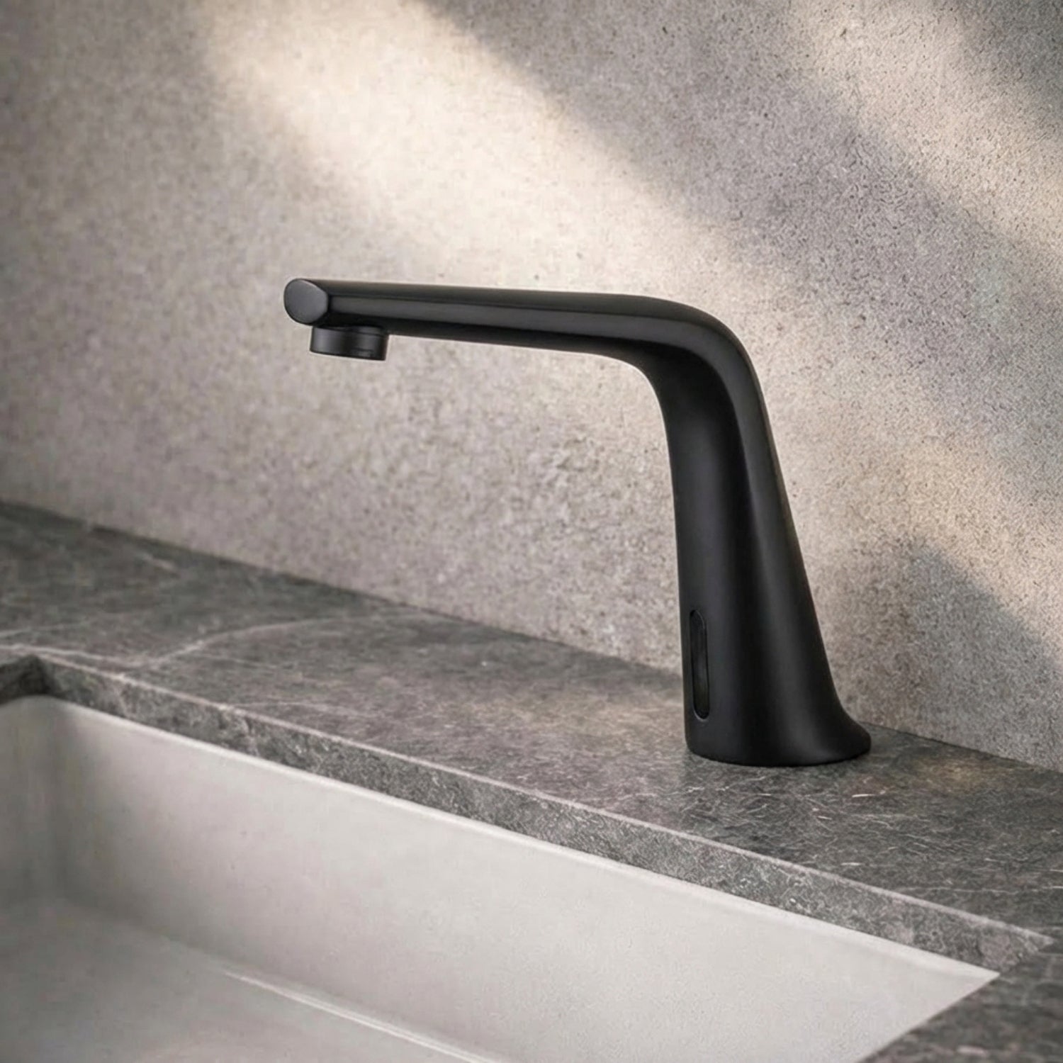 Image of ET04BE Dual-Power Automatic Sensor Faucet with Chrome Finish